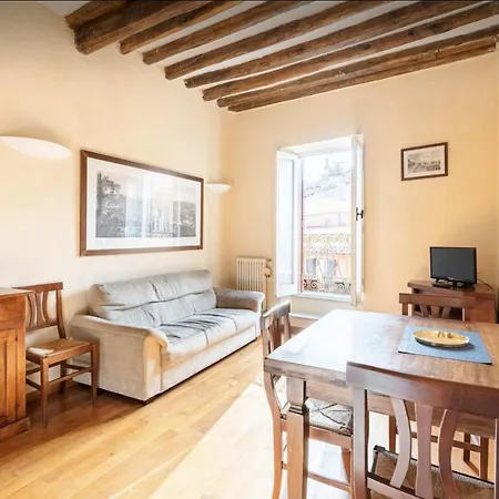 Piazza Navona Center House * Rome